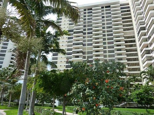 600 THREE ISLANDS BL # 615, Hallandale, FL 33009