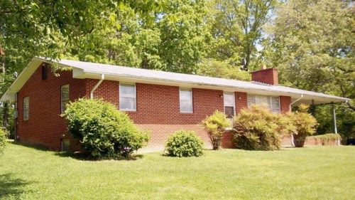 939 S Charles Seivers, Clinton, TN 37716