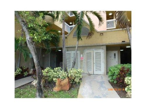 8225 LAKE DR # 102, Miami, FL 33166