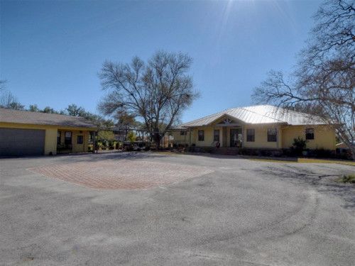 305 CR 136C, Kingsland, TX 78639