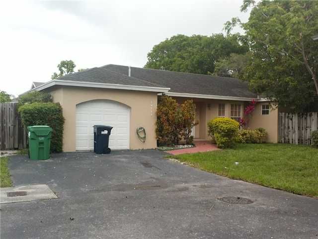 10111 NW 57 TE, Miami, FL 33178