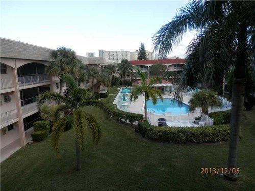 581 BLUE HERON DR # 307-B, Hallandale, FL 33009