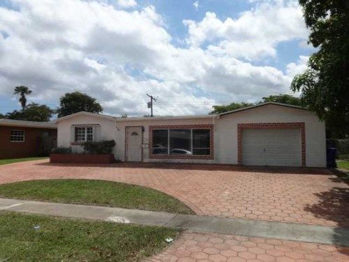 6520 SW 8 ST, Hollywood, FL 33023