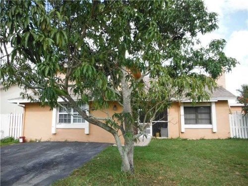 621 SW 98 TE, Hollywood, FL 33025