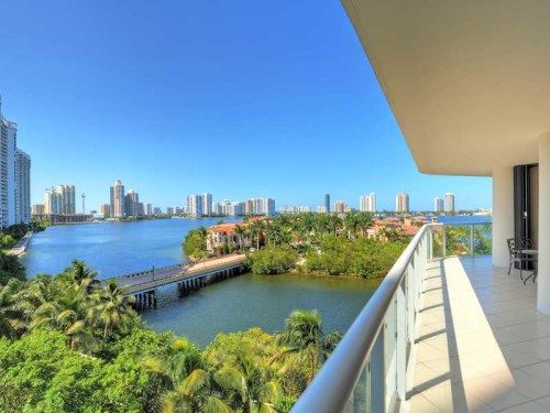 4000 ISLAND BL # 606, North Miami Beach, FL 33160