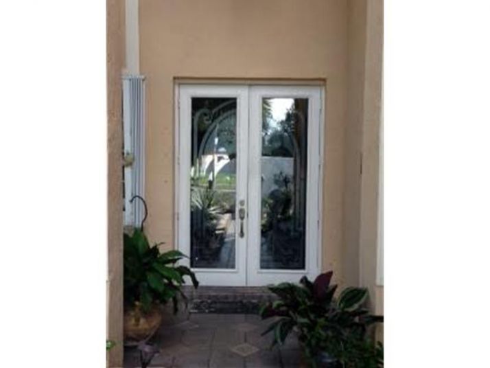 2011 SW 176 AV, Hollywood, FL 33029