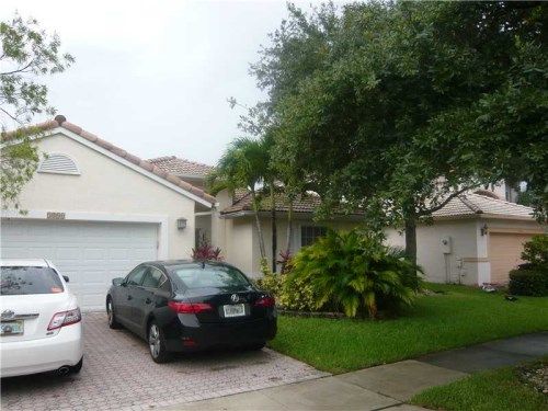 3890 SW 146 AV, Hollywood, FL 33027