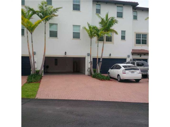 2547 SW 119 TE # 0, Hollywood, FL 33025