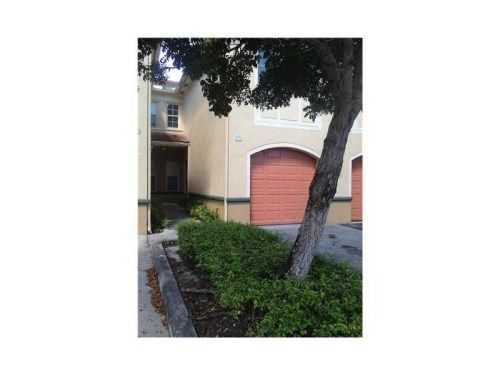 2463 CENTERGATE DR # 103, Hollywood, FL 33023