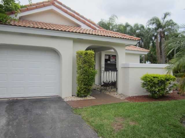 17542 NW 62 PL, Hialeah, FL 33015