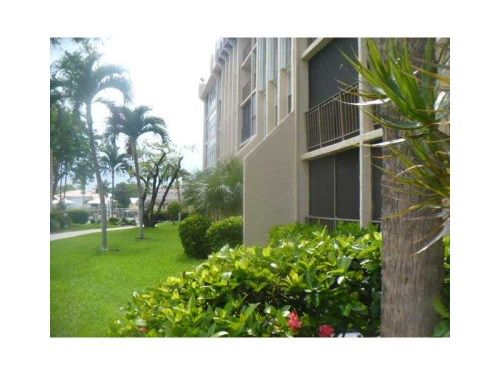 218 NE 12TH AV # 301, Hallandale, FL 33009