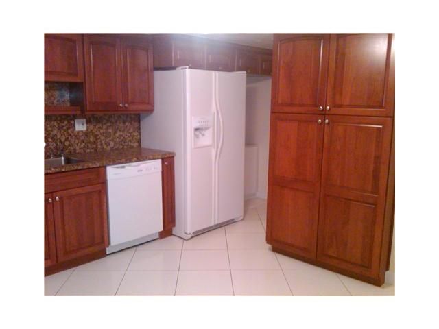 600 THREE ISLANDS BL # 1521, Hallandale, FL 33009