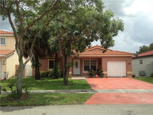 9128 NW 192 TE, Hialeah, FL 33015