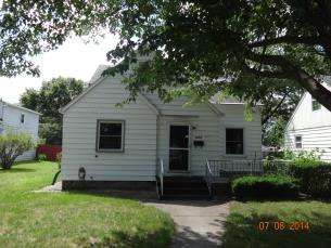 817 S 11th St, Goshen, IN 46526