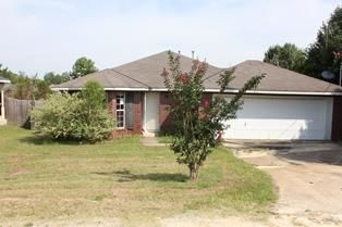 232 Mill Pond Dr, Phenix City, AL 36870