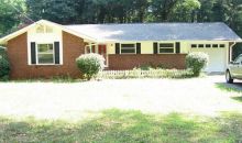 2734 Hollywood Drive Decatur, GA 30033