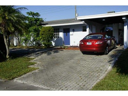 2112 N 32 CT, Hollywood, FL 33021