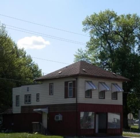 925 And 925 1/2 11 Street, Rock Island, IL 61201