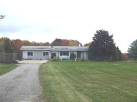 9347 Plank Rd, Montville, OH 44064