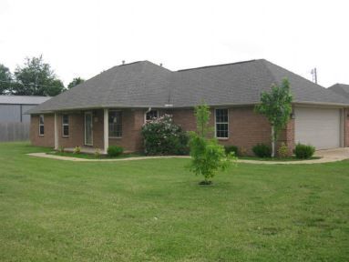 200 Bandy St, Leachville, AR 72438