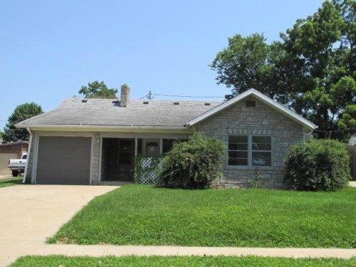 107 N Vermont St, Maquoketa, IA 52060