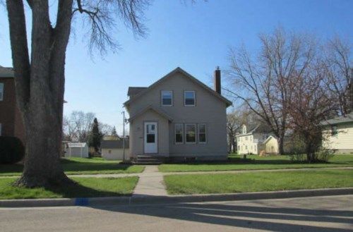 205 W 8th St, Morris, MN 56267