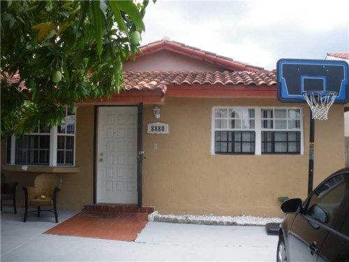 8880 NW 115 ST, Hialeah, FL 33018