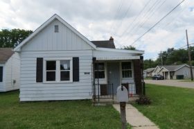 1621 West 16th St, Muncie, IN 47302