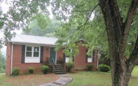 2061 Rougemount Ln, Kernersville, NC 27284