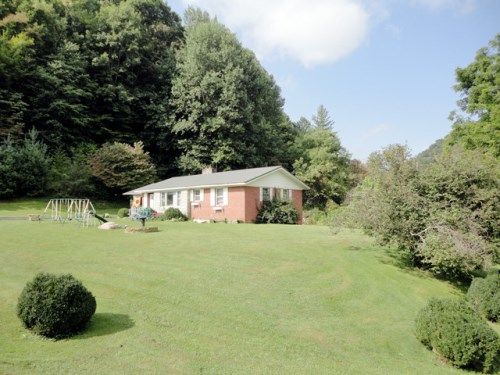 1266 Hwy. 143, Roan Mountain, TN 37687