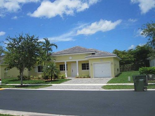 377 NE 28 TE, Homestead, FL 33033