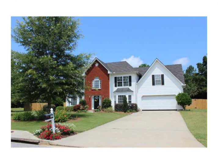 812 Winding Grove Lane, Loganville, GA 30052