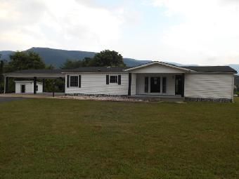 302 James River Rd, Natural Bridge Station, VA 24579