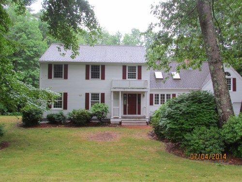 17 Patriots Rd, Stratham, NH 03885