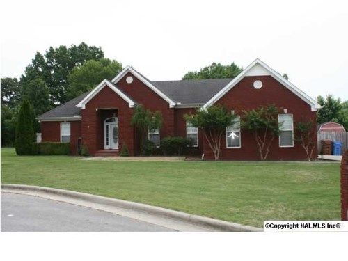 1902 Beechwood Drive, Hartselle, AL 35640