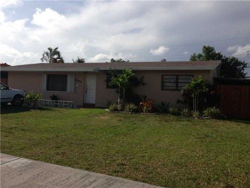 10465 SW 42 TE, Miami, FL 33165