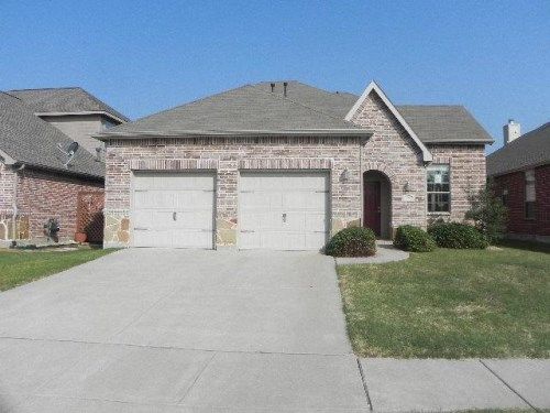 512 Hummingbird Dr, Little Elm, TX 75068