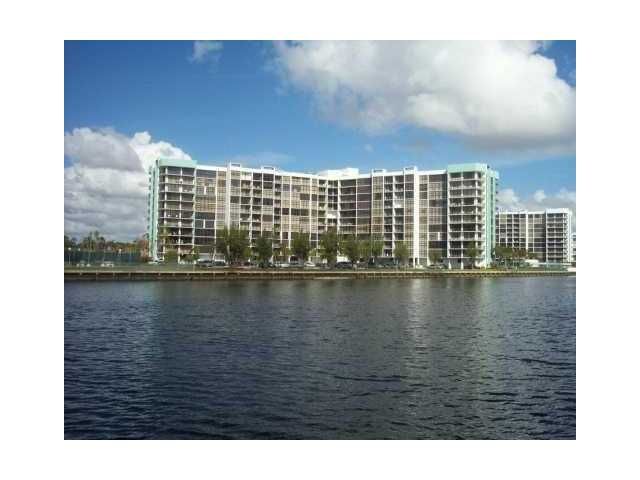 1000 PARKVIEW DR # 426, Hallandale, FL 33009