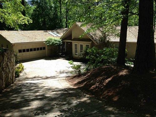 9341 Huntcliff Trace, Atlanta, GA 30350