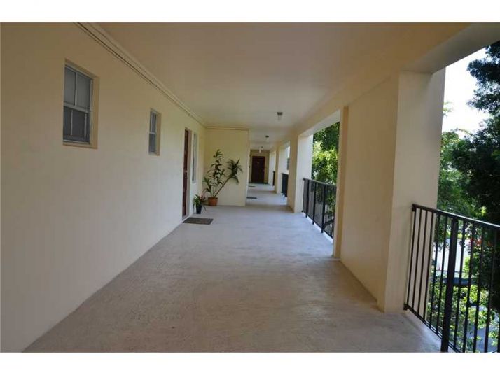 2900 N PALM AIRE DR # 305, Pompano Beach, FL 33069