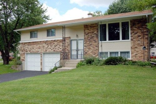 106 N. Fosket Dr., Palatine, IL 60074