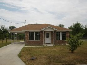 701 E New Braunfels St, Seguin, TX 78155