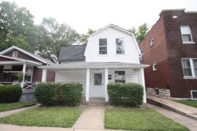 5105 Cologne Ave, Saint Louis, MO 63116