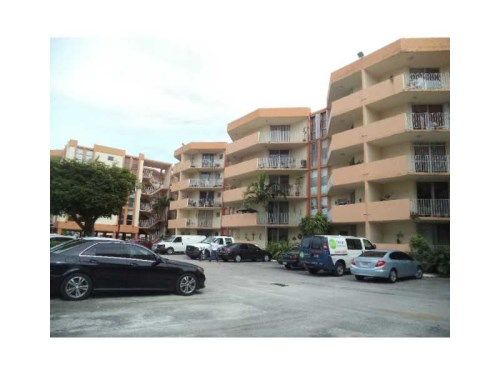 1750 W 46 ST # 305, Hialeah, FL 33012