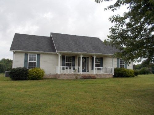 3703 Galen Rd, Lafayette, TN 37083