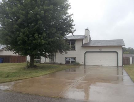 725 Dublin Dr, Andover, KS 67002