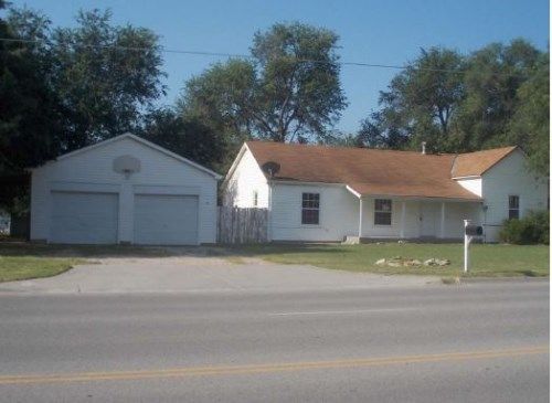 215 W 13th St, Andover, KS 67002