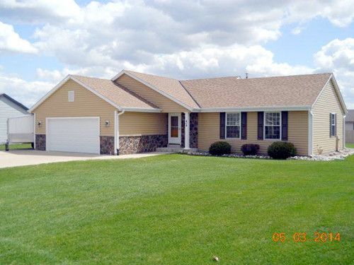 404 Larkin St, Eagle, WI 53119