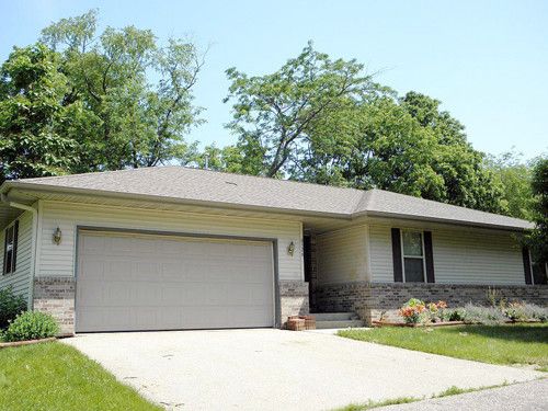 W6526 Shore Ln, Elkhorn, WI 53121