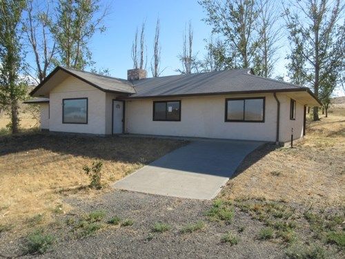 1452 Konnowac Pass Road, Moxee, WA 98936